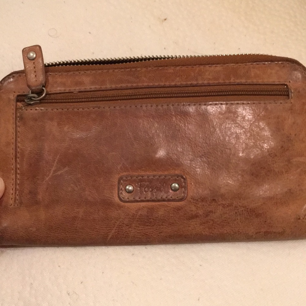 Fossil wallet gently used
